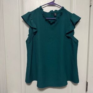 🎈 2/$5 🎈 SHEIN Emerald Ruffle Sleeve Top